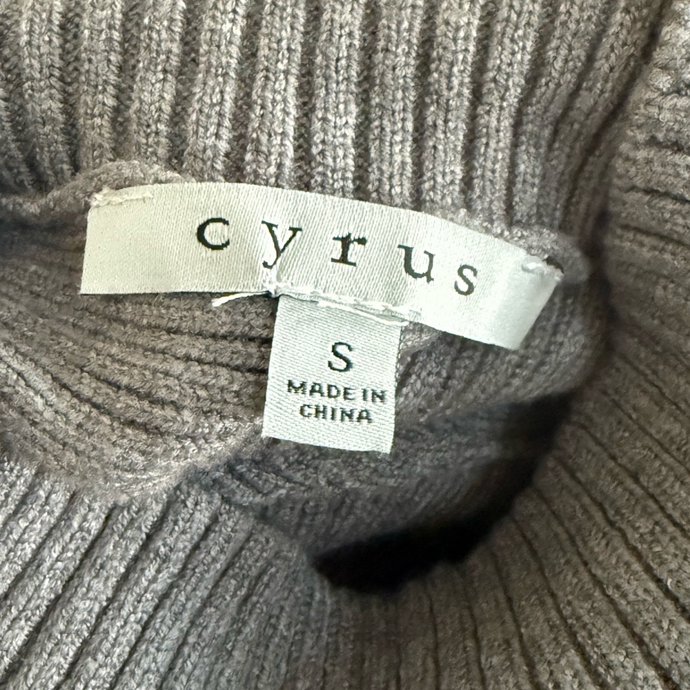 Women’s Gray Ribbed Oversized Turtleneck Poncho Sweater! Small! - Picture 5 of 7